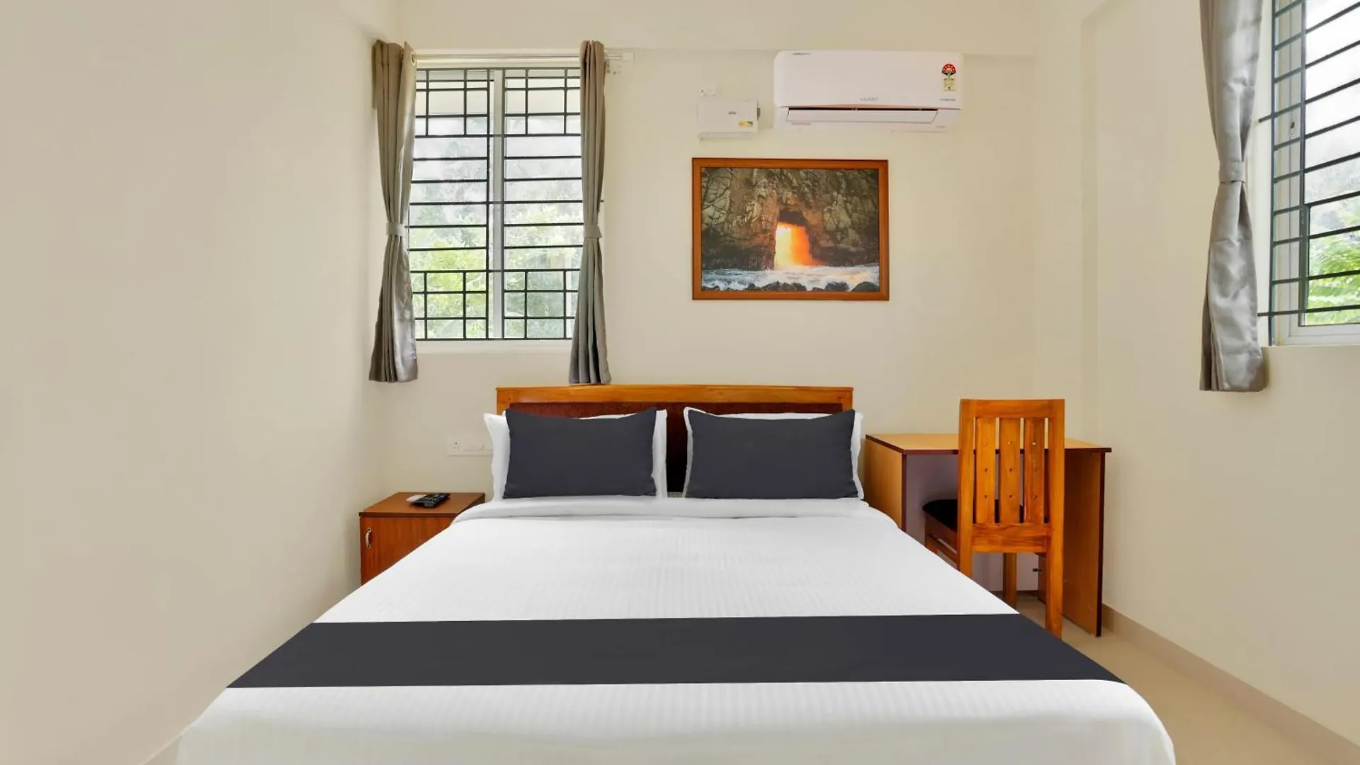 Otel Super Collection O Lefort Luxe By Poptavern Thiruvananthapuram